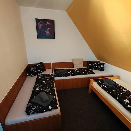 Restaurace A Penzion Lutena Dolni Lutyne Экстерьер фото