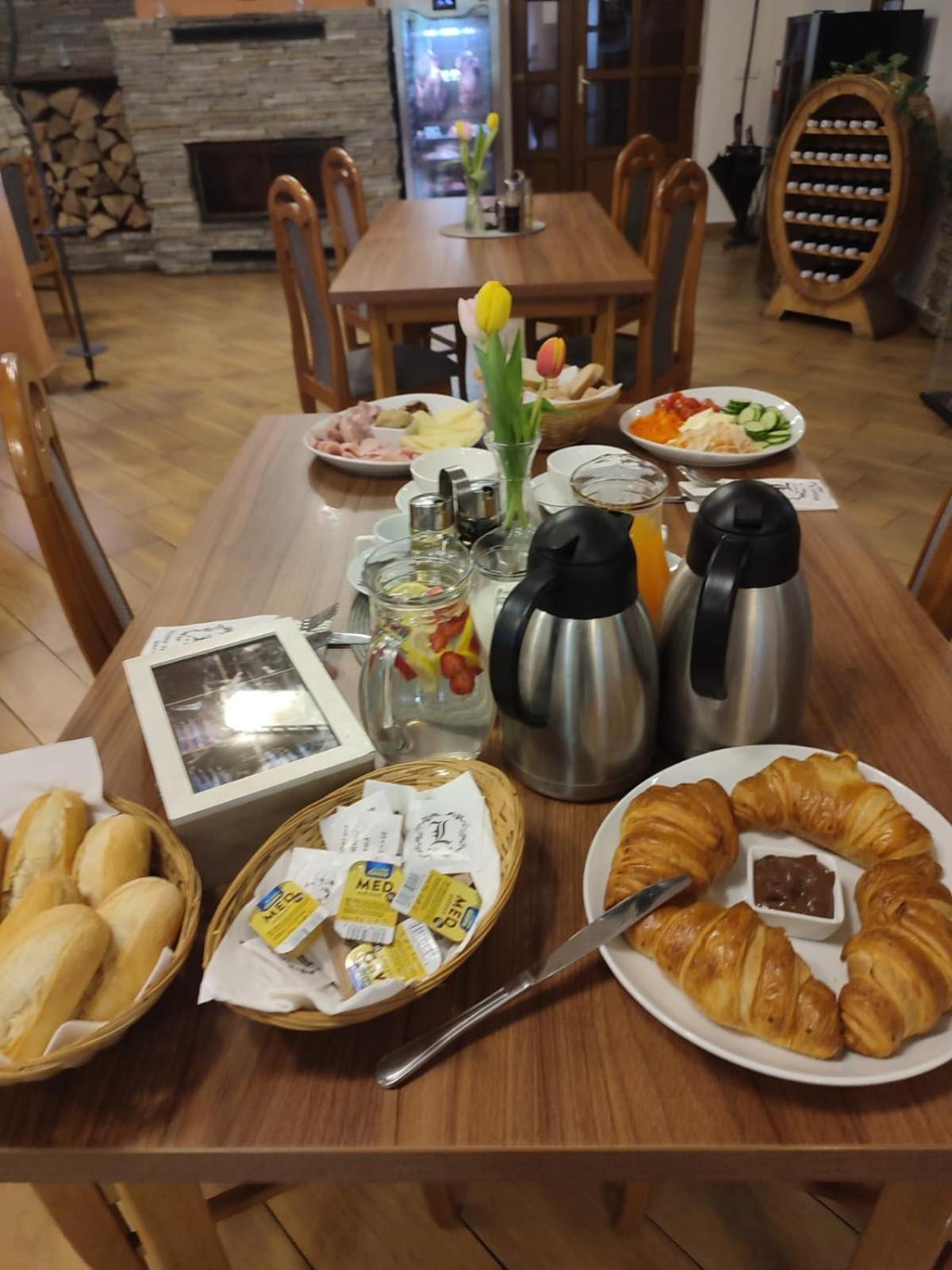 Restaurace A Penzion Lutena Dolni Lutyne Экстерьер фото